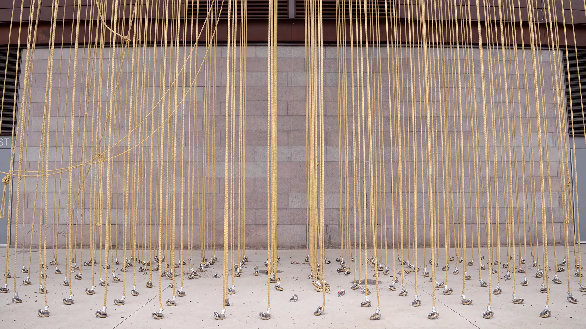 Rain of threads